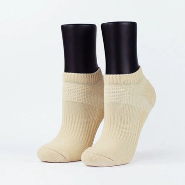 T110 Plain Light Boat-Shaped Socks