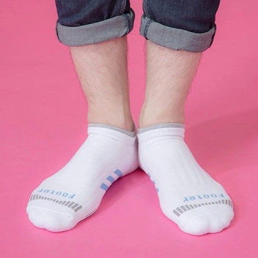 T104 Three-Line Sports Socks