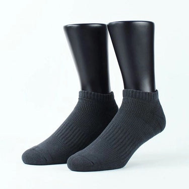 T110 Plain Light Boat-Shaped Socks