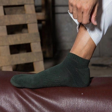 T110 Plain Light Boat-Shaped Socks